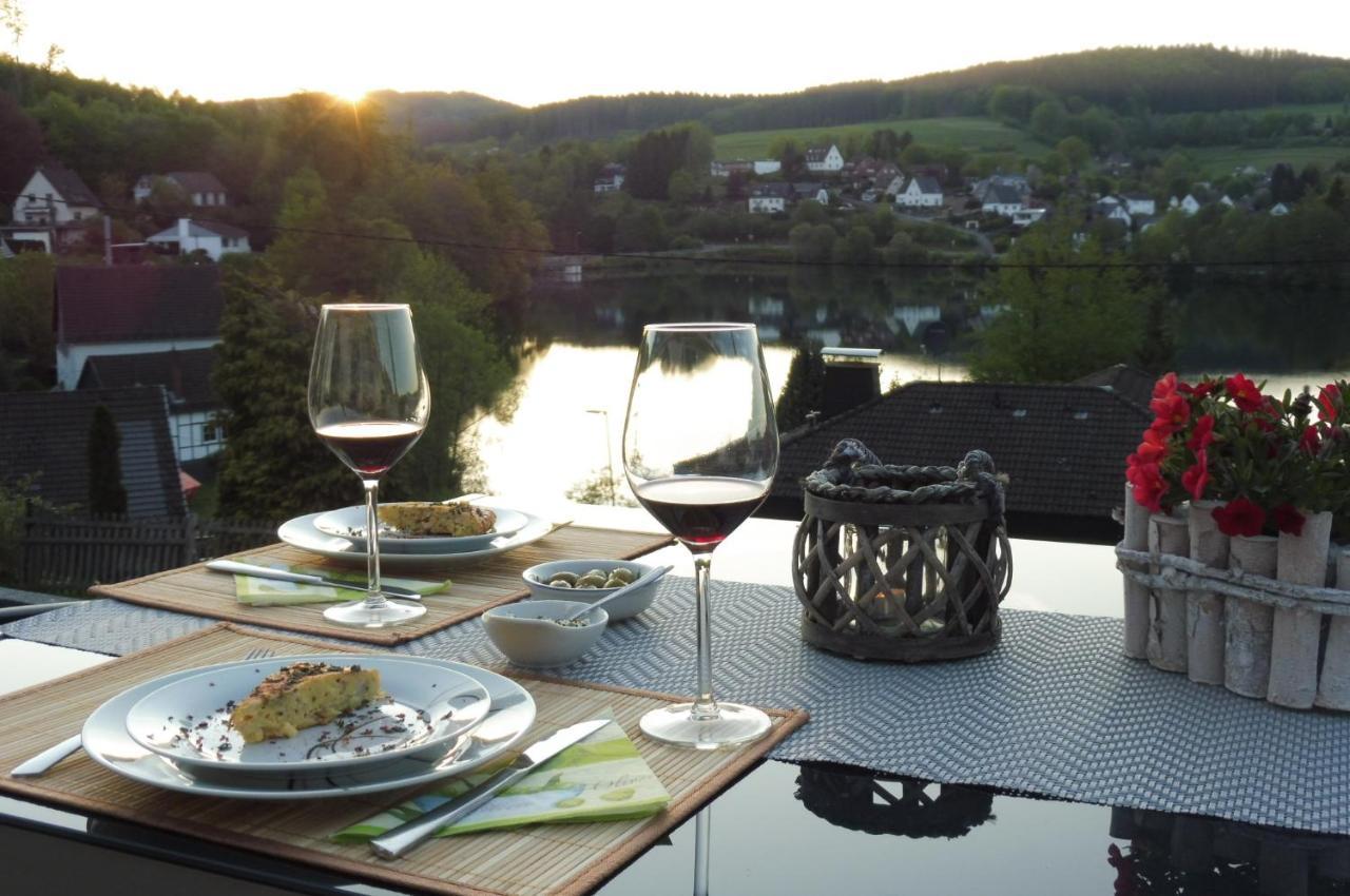 Exklusive Ferienwohnung 'Agger-Blick' Mit Grosser Seeblick-Terrasse & Sauna Gummersbach Bagian luar foto